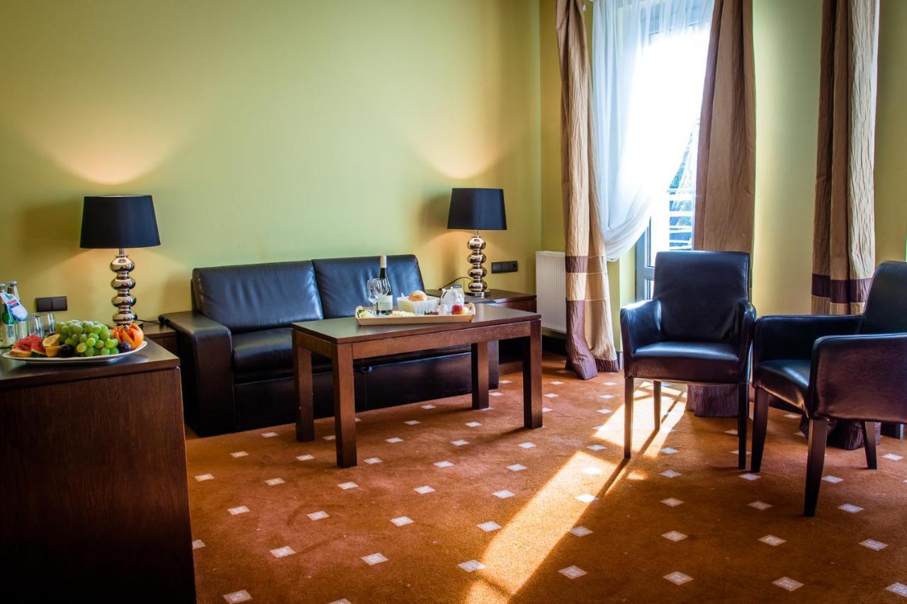 Hotel Nowy Dwor Elizy Blisko Sky Bridge Dlugopole-Zdroj Exterior photo